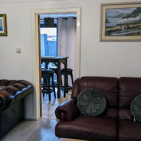 Summerhill, Wrexham - Key Worker Friendly Εξωτερικό φωτογραφία