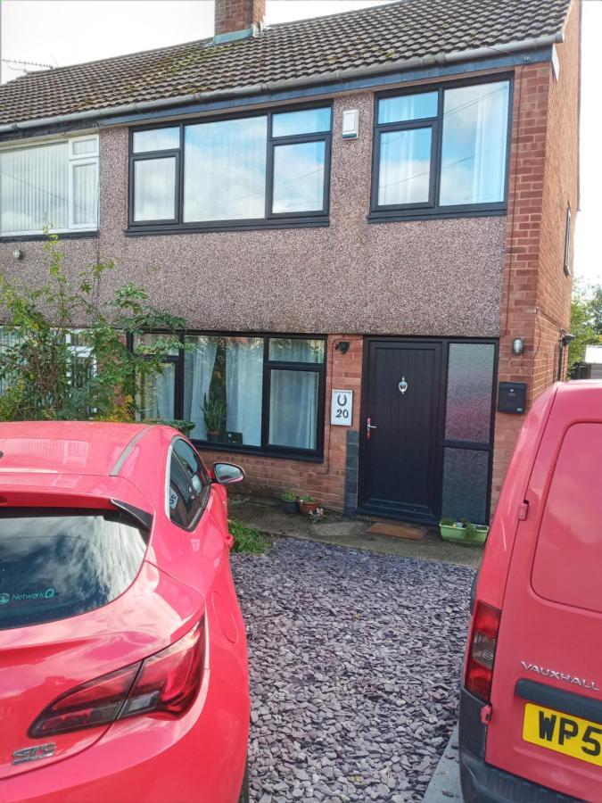 Summerhill, Wrexham - Key Worker Friendly Εξωτερικό φωτογραφία