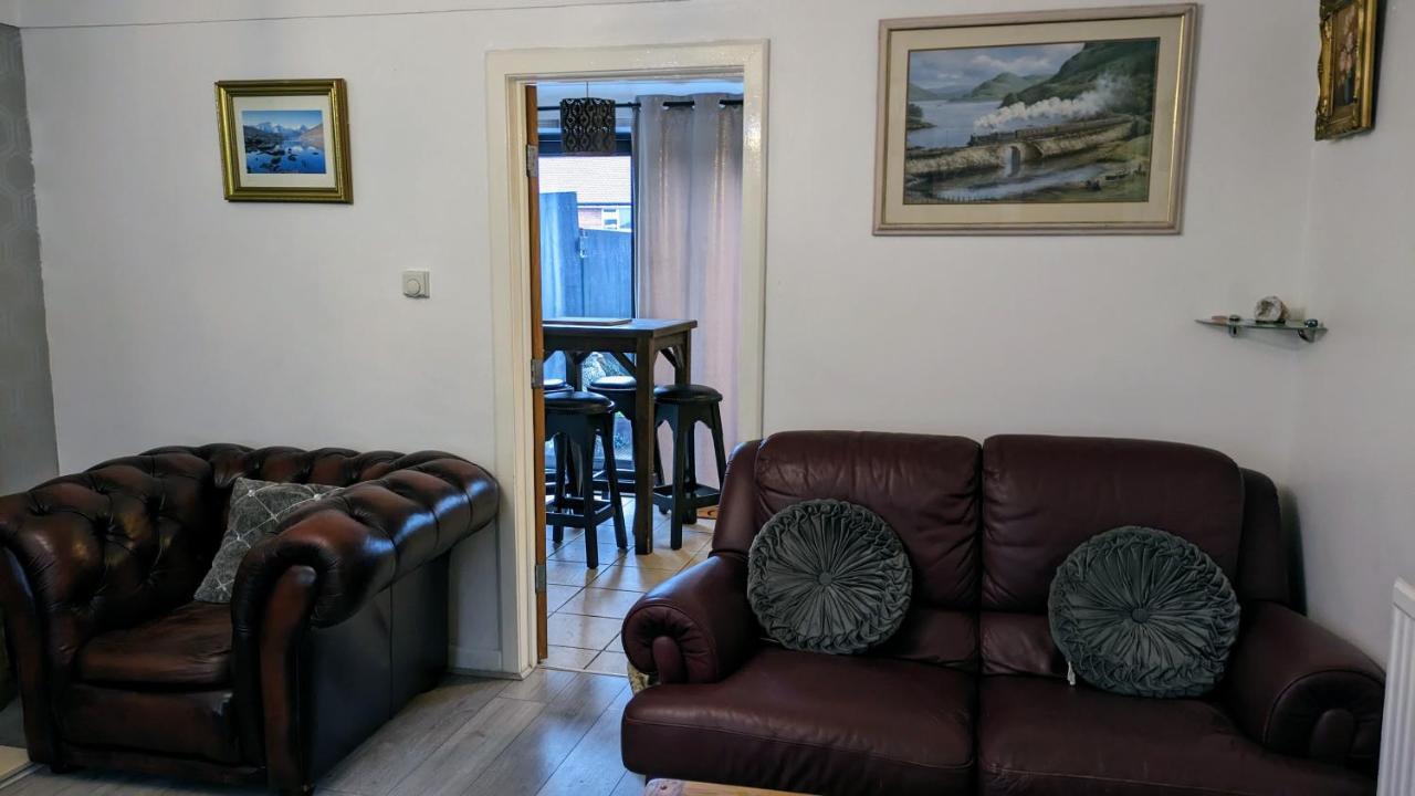 Summerhill, Wrexham - Key Worker Friendly Εξωτερικό φωτογραφία