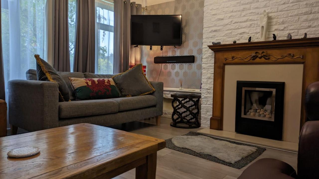 Summerhill, Wrexham - Key Worker Friendly Εξωτερικό φωτογραφία
