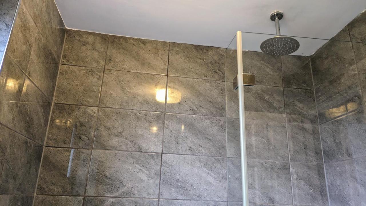Summerhill, Wrexham - Key Worker Friendly Εξωτερικό φωτογραφία